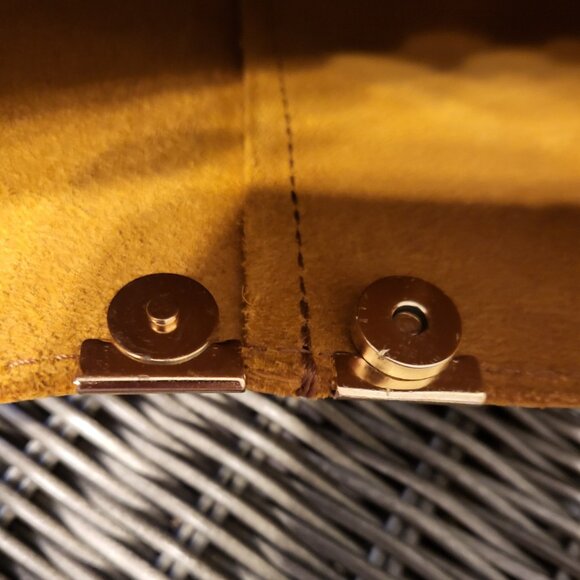 Portland Leather Kangaroo in Honey - Large - Picture 13 of 16